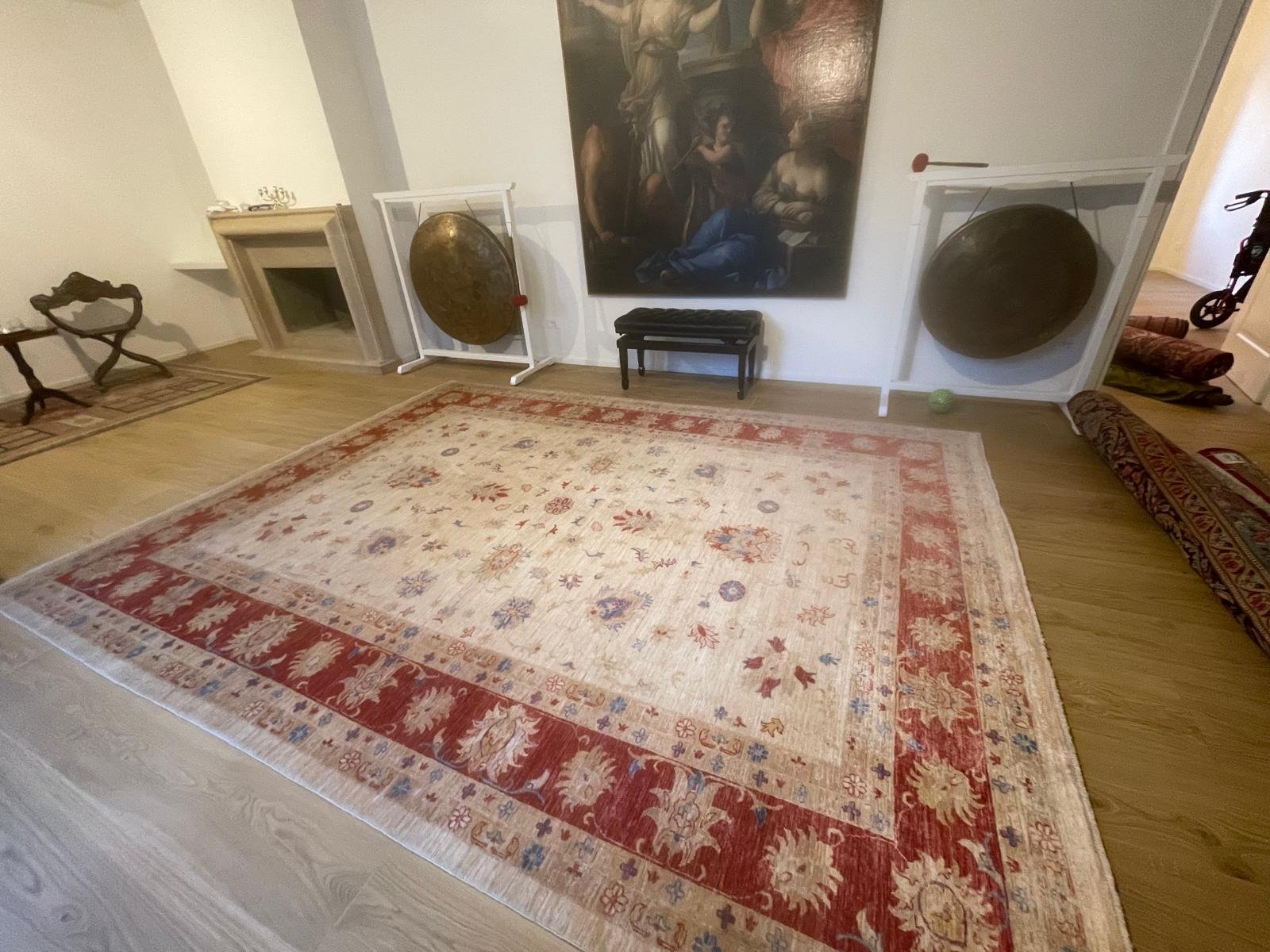 Tappeto orientale autentico, con motivi intricati e colori ricchi, realizzato a mano, ideale per aggiungere un tocco di eleganza esotica alla tua casa.