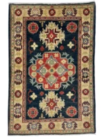 Tappeto Kazak Royal di dimensioni 124x82 cm, caratterizzato da eleganza e resistenza, perfetto per ogni spazio.