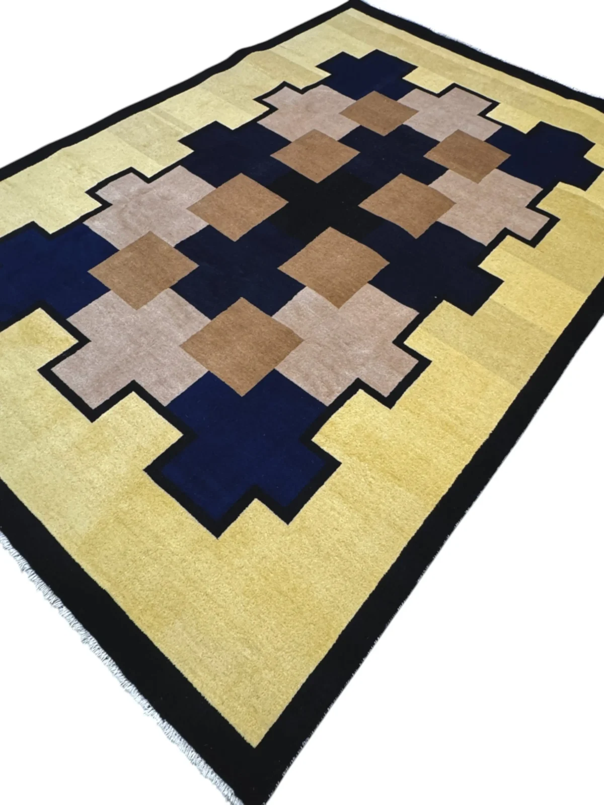 Tappeto Daria, un elemento di design che arricchisce ogni stanza con colori blu, marrone e beige. Dimensioni 266x185 cm.