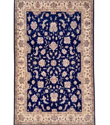 Tappeto Ziegler Extra Persiano 267x170 cm con campo centrale blu navy, medaglione floreale e bordura crema decorata con motivi floreali avorio, beige e rosa pallido