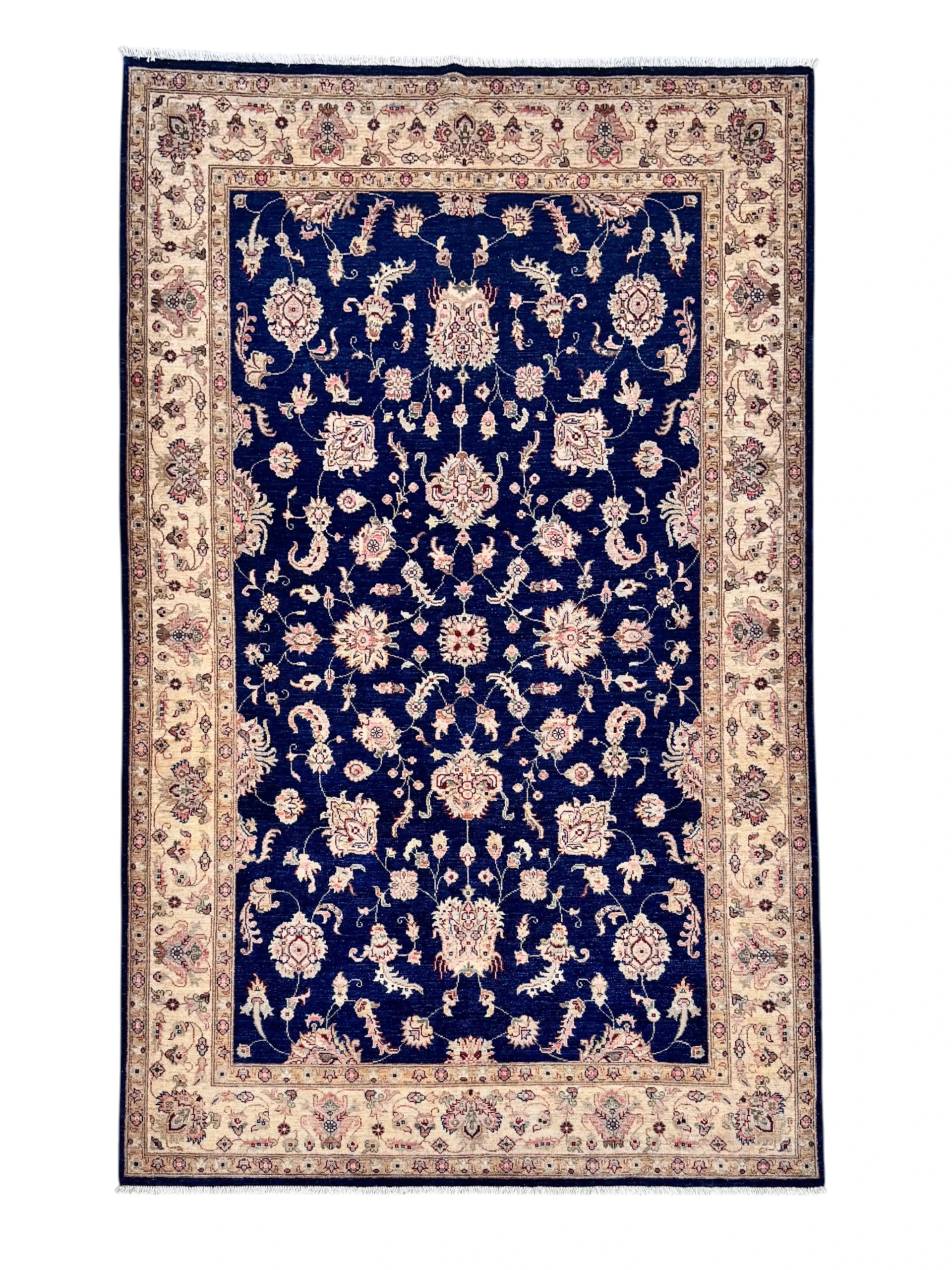 Tappeto Ziegler Extra Persiano 267x170 cm blu navy con medaglione Tappeto Ziegler Extra Persiano 267x170 cm con campo centrale blu navy, medaglione floreale e bordura crema decorata con motivi floreali avorio, beige e rosa pallido